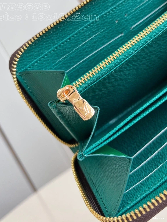 LOUIS VUITTON WALLET-10*20*2 ZIPPY cm 0724